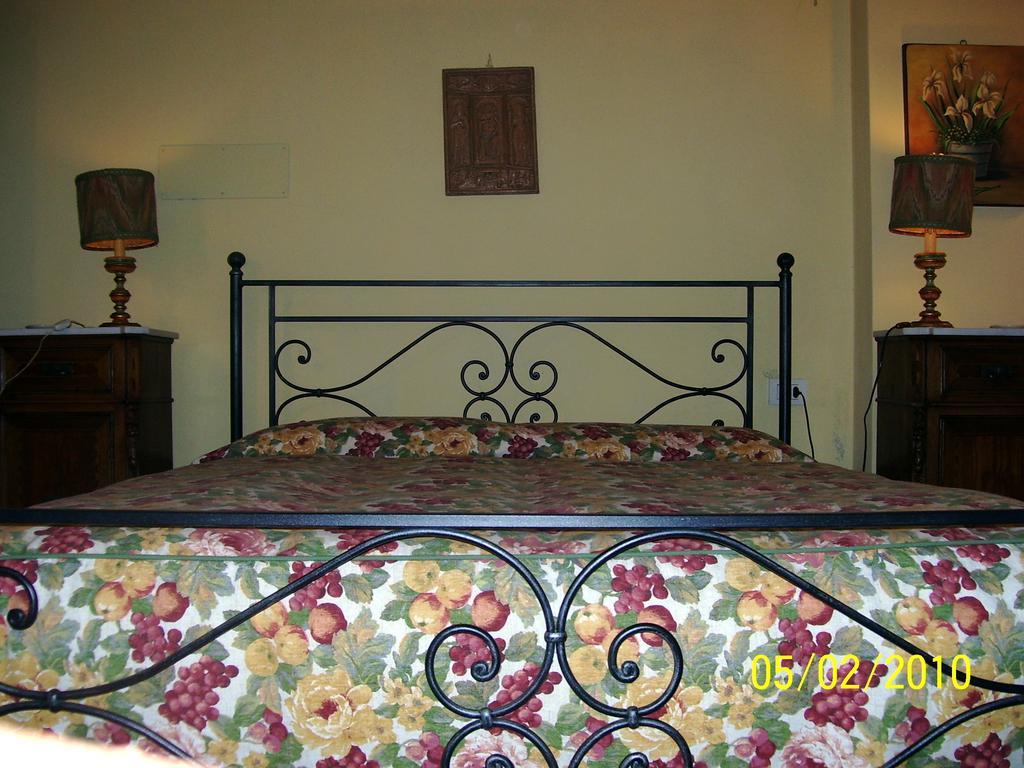 קרמיניאנו Le Casacce Case Per Vacanze חדר תמונה